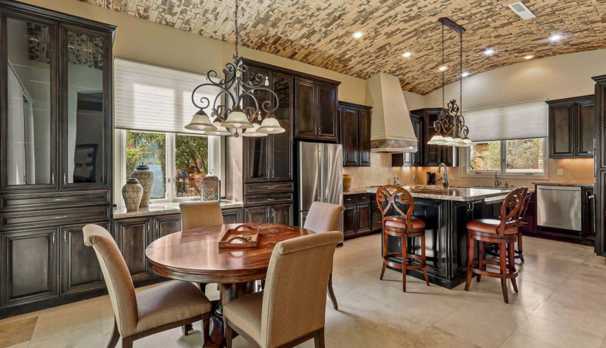 20251027184443226063000000-o