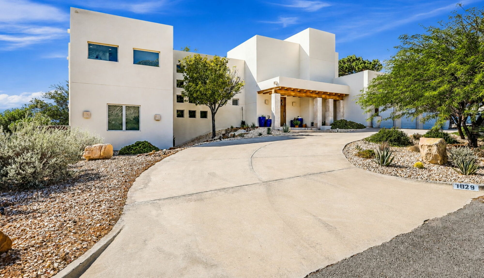 52-web-or-mls-exterior1