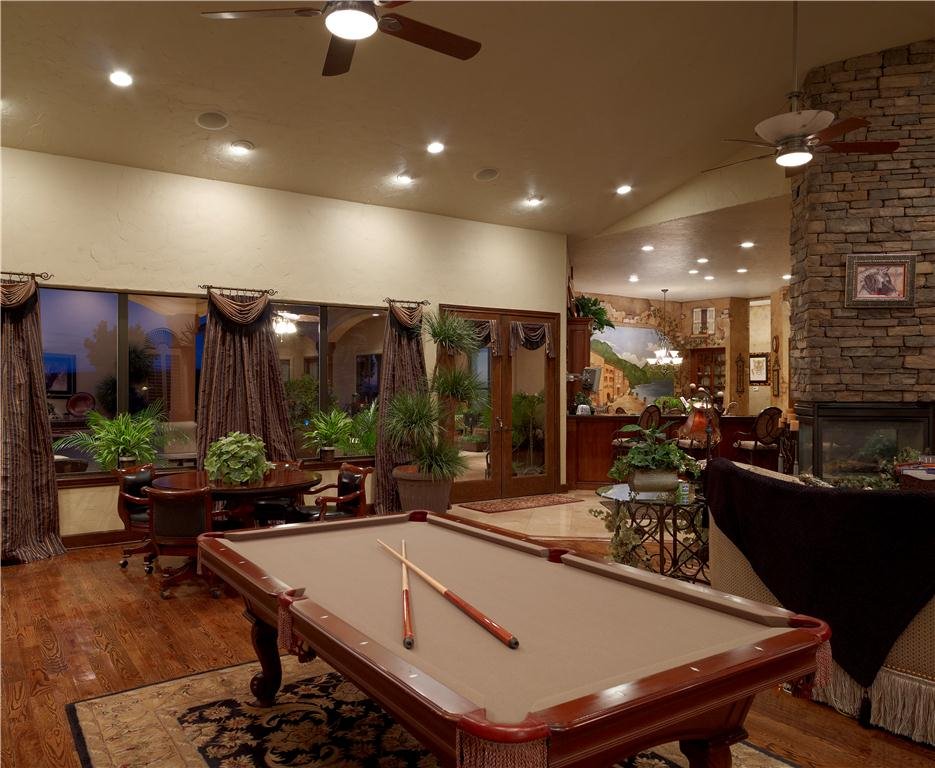 Lewis_home_16489f__medium_