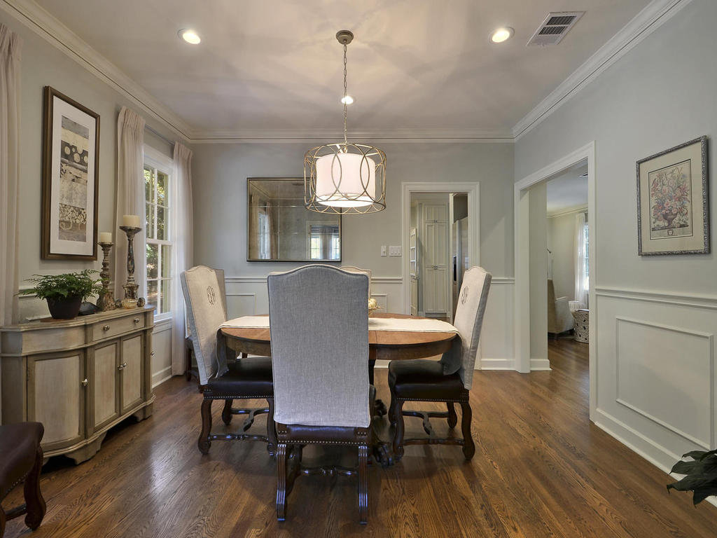 700_e_43rd_st-mls_size-013-formal_dining_002-1024x768-72dpi