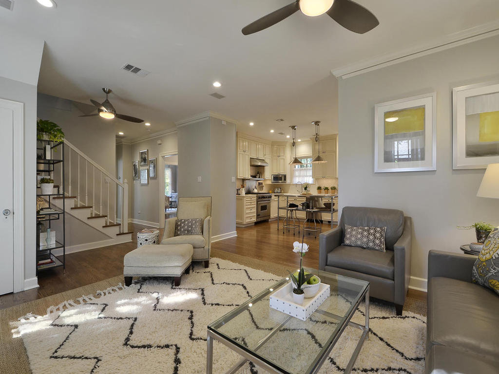 700_e_43rd_st-mls_size-008-family_004-1024x768-72dpi