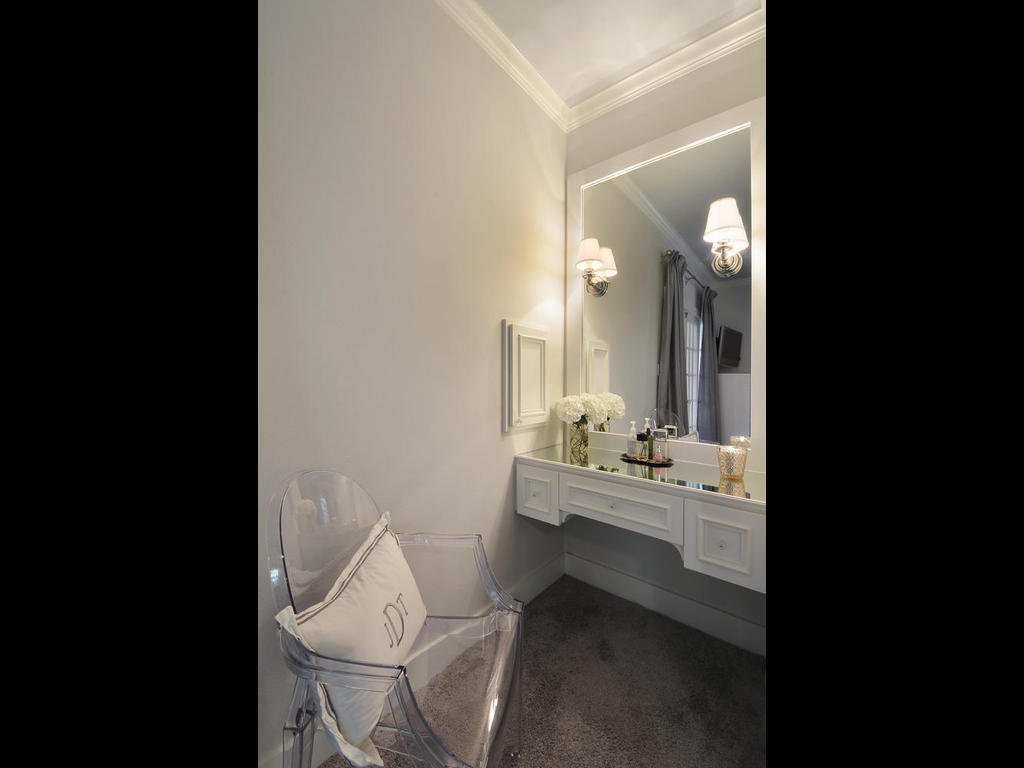 700_e_43rd_st-mls_size-024-master_003-1024x768-72dpi