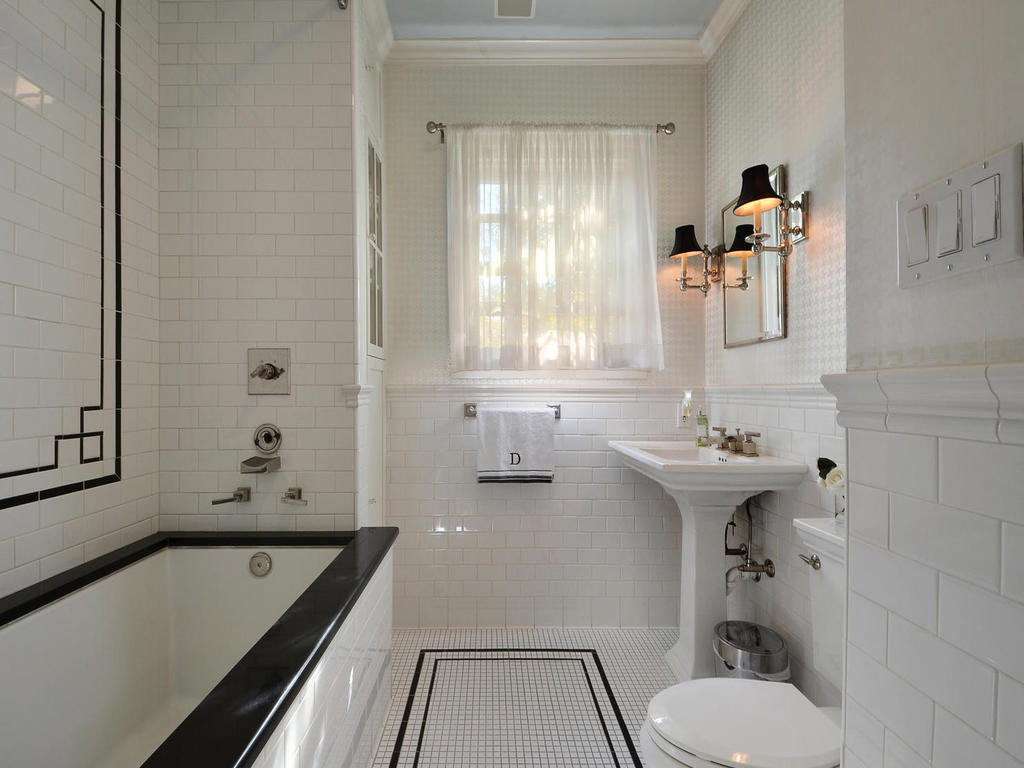 700_e_43rd_st-mls_size-029-other_bath_002-1024x768-72dpi