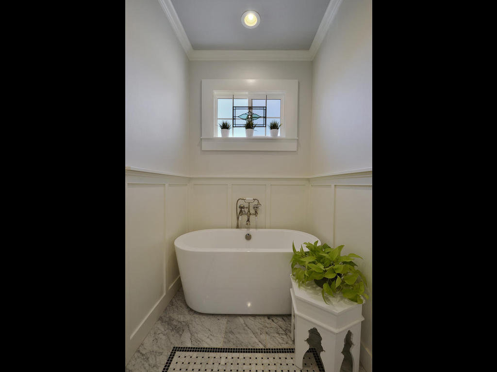 700_e_43rd_st-mls_size-027-master_006-1024x768-72dpi