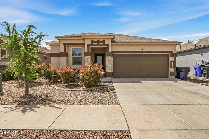 1009 Savoia Pl