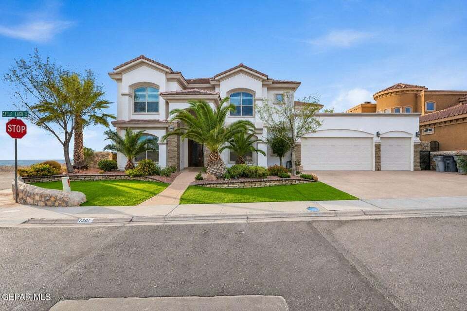 1201 Calle Lago