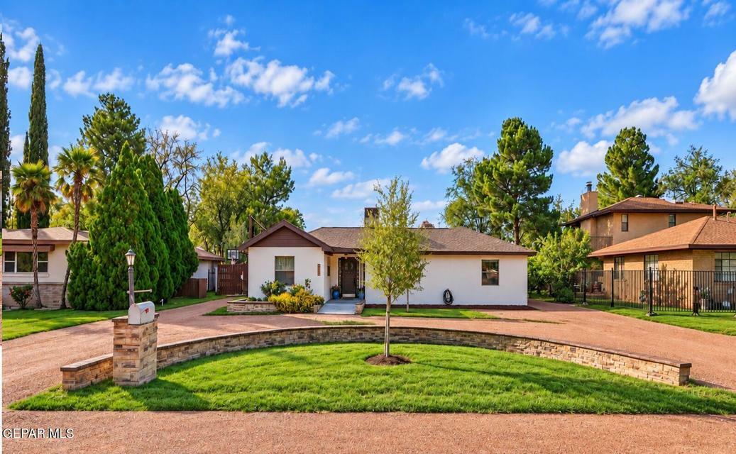 5117 Camino De La Vista